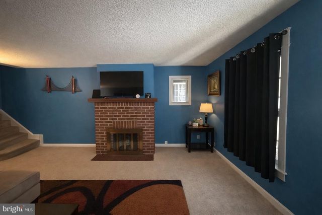 84 E ESSEX AVE, Lansdowne, PA 19050