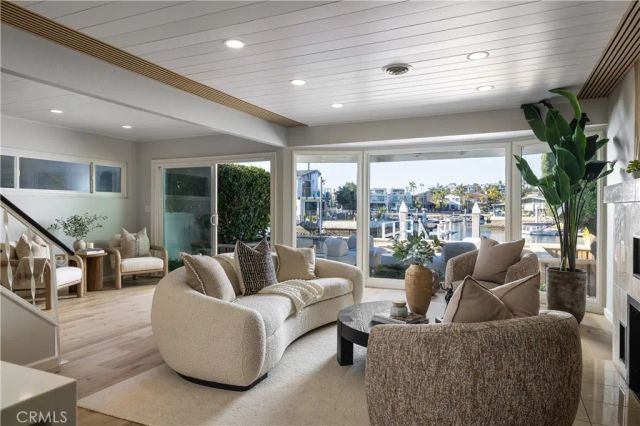 613 36th Street, Newport Beach, CA 92663