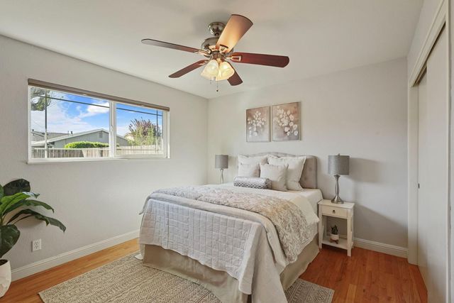 916 6th St, Ripon, CA 95366