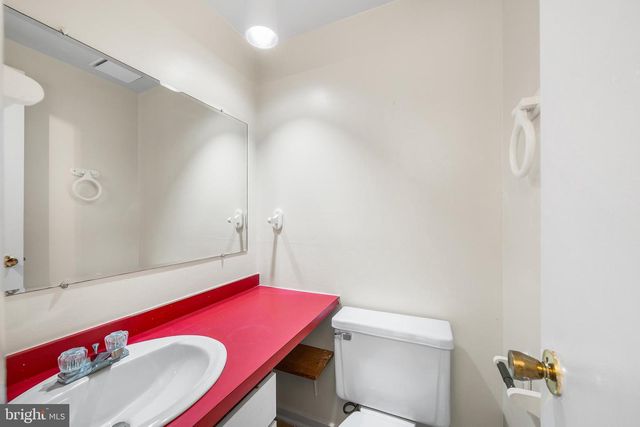 220 BAINBRIDGE ST, Philadelphia, PA 19147