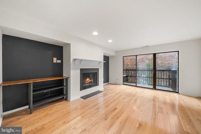 220 BAINBRIDGE ST, Philadelphia, PA 19147