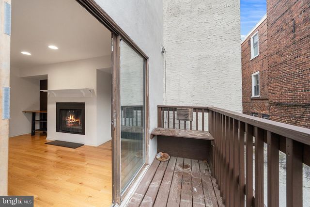 220 BAINBRIDGE ST, Philadelphia, PA 19147