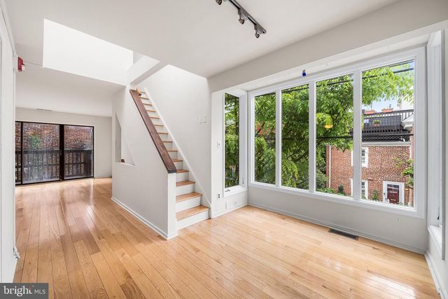 220 BAINBRIDGE ST, Philadelphia, PA 19147