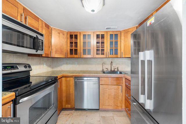 220 BAINBRIDGE ST, Philadelphia, PA 19147