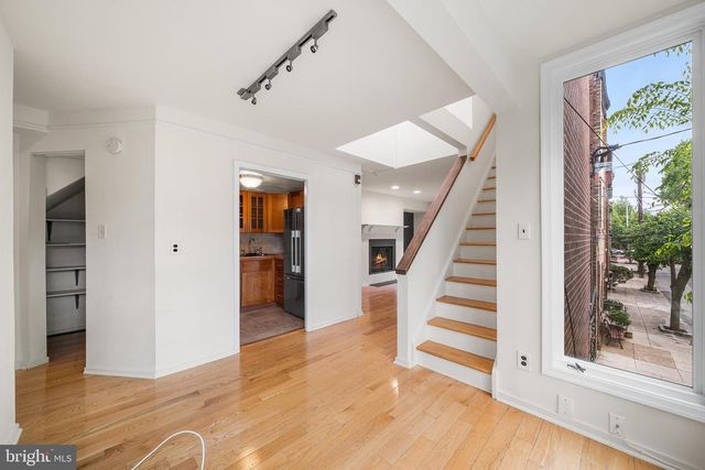220 BAINBRIDGE ST, Philadelphia, PA 19147