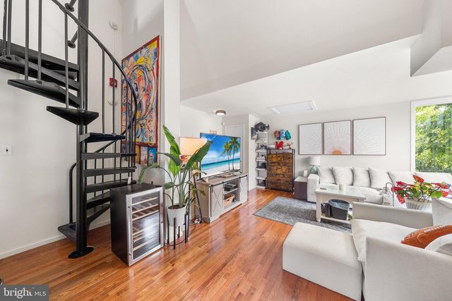 220 BAINBRIDGE ST, Philadelphia, PA 19147