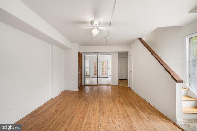 220 BAINBRIDGE ST, Philadelphia, PA 19147