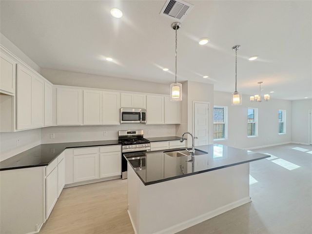 1610 River Scene Trail, Dayton, TX 77535