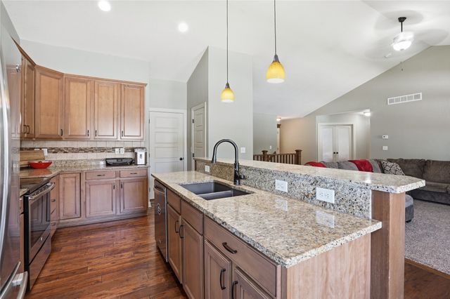 1430 Sugar Creek Circle, Waukee, IA 50263