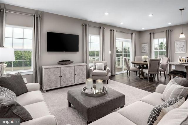 410 SPRING LN, York, PA 17406