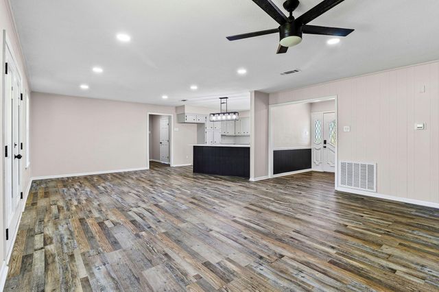 407 Quincy Avenue, Alto, TX 75925