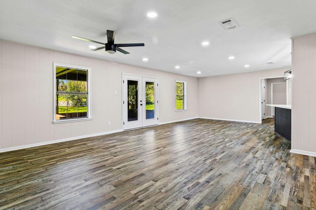 407 Quincy Avenue, Alto, TX 75925