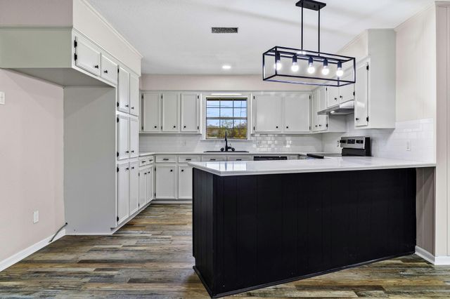407 Quincy Avenue, Alto, TX 75925