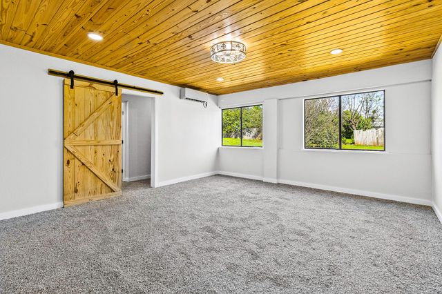 407 Quincy Avenue, Alto, TX 75925