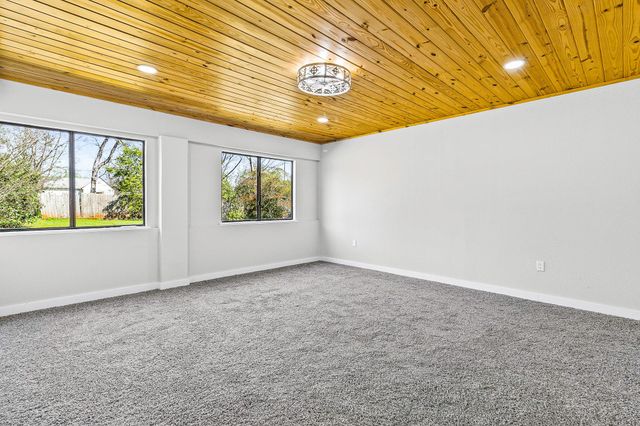 407 Quincy Avenue, Alto, TX 75925