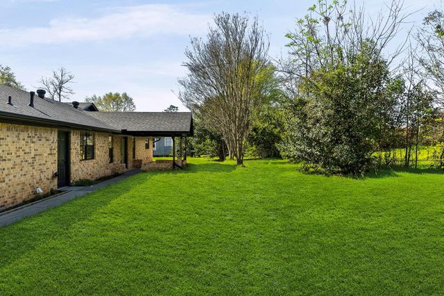 407 Quincy Avenue, Alto, TX 75925