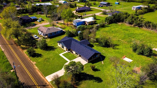 407 Quincy Avenue, Alto, TX 75925