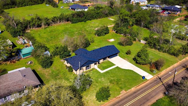 407 Quincy Avenue, Alto, TX 75925