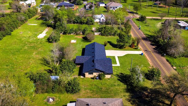 407 Quincy Avenue, Alto, TX 75925