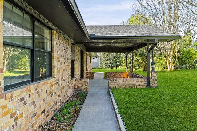 407 Quincy Avenue, Alto, TX 75925