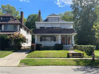 885 Helmsdale Road, Cleveland Heights, OH 44112