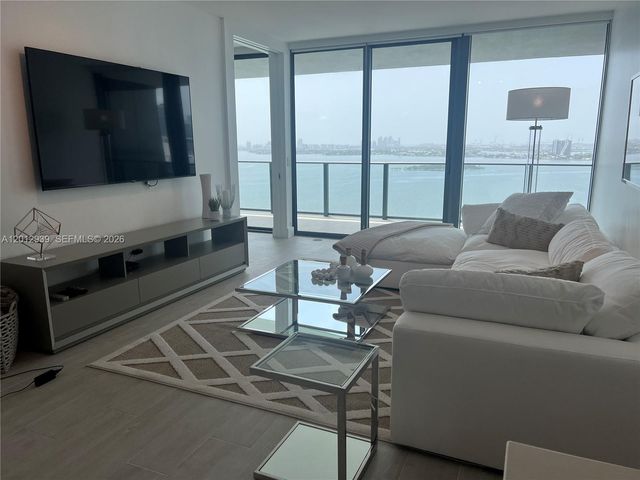 650 NE 32nd St 2406, Miami, FL 33137