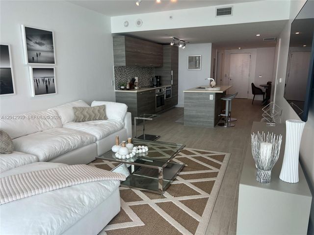 650 NE 32nd St 2406, Miami, FL 33137