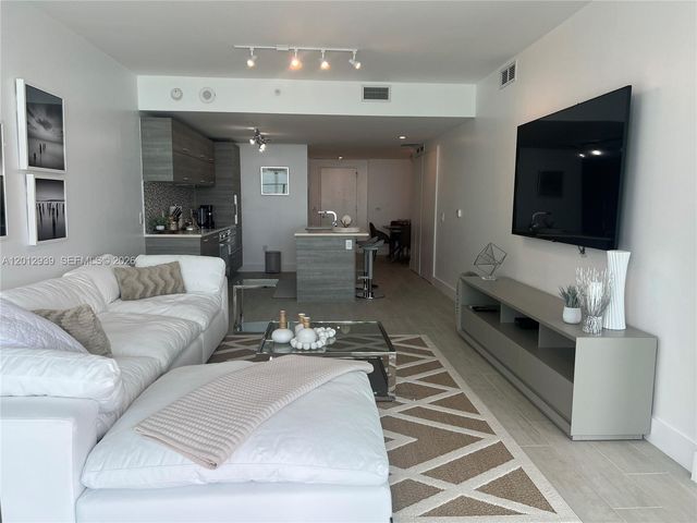 650 NE 32nd St 2406, Miami, FL 33137