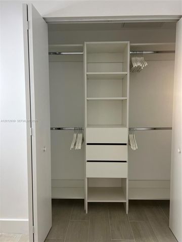 650 NE 32nd St 2406, Miami, FL 33137