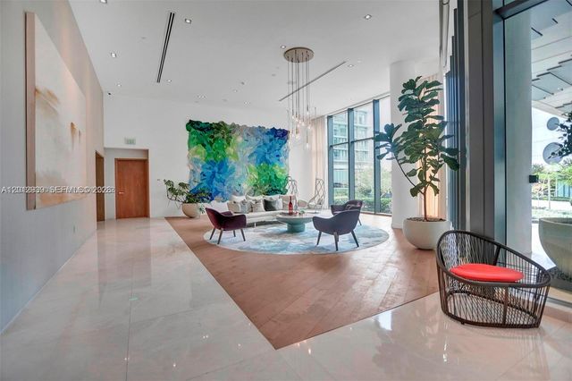 650 NE 32nd St 2406, Miami, FL 33137