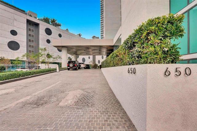 650 NE 32nd St 2406, Miami, FL 33137