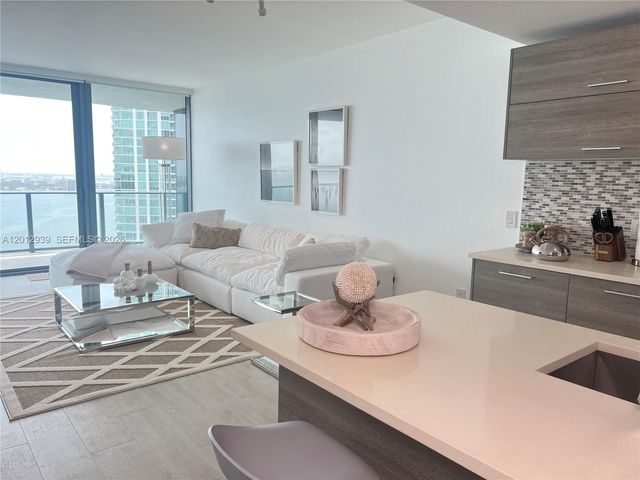 650 NE 32nd St 2406, Miami, FL 33137