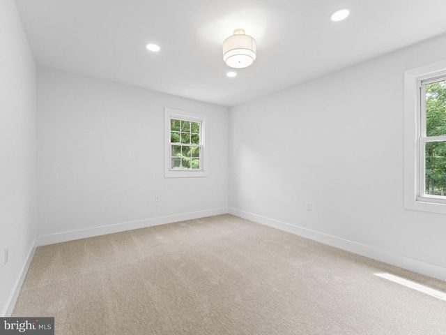 223 DOGWOOD AVE, Egg Harbor Township, NJ 08234