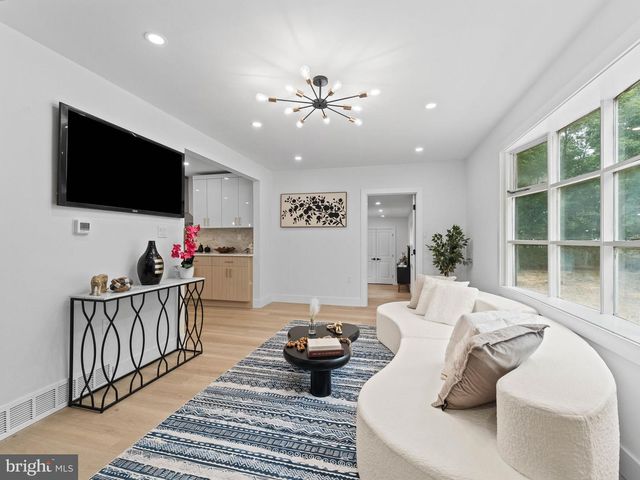 223 DOGWOOD AVE, Egg Harbor Township, NJ 08234