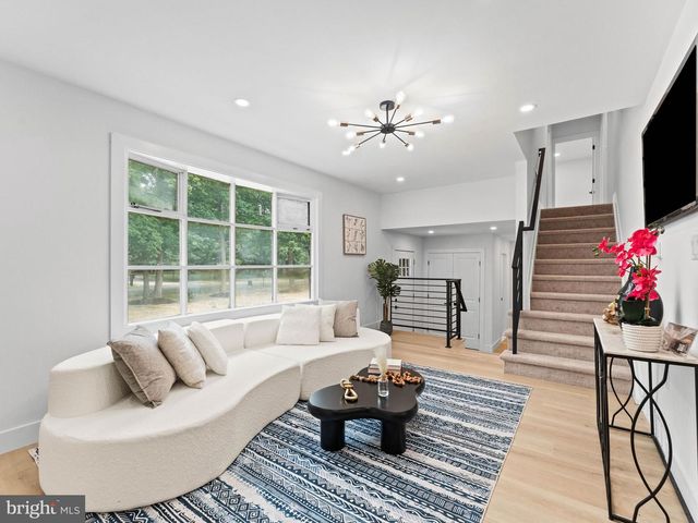223 DOGWOOD AVE, Egg Harbor Township, NJ 08234