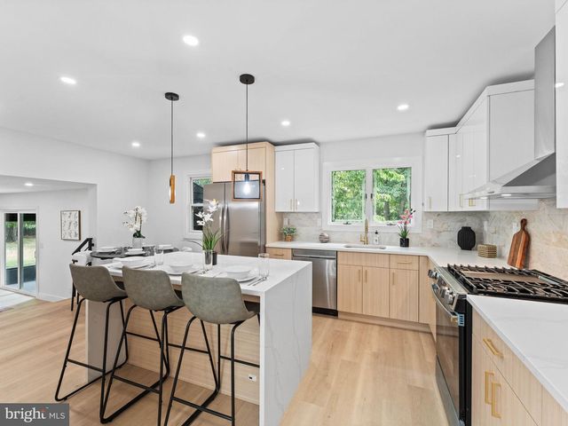 223 DOGWOOD AVE, Egg Harbor Township, NJ 08234