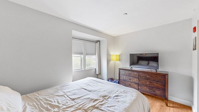 2 Douglass Park 5, Boston, MA 02118