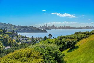 121 Red Hill Cir, Tiburon, CA 94920