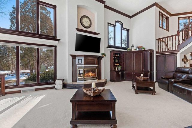 2710 SHOREWOOD DRIVE, Oshkosh, WI 54901