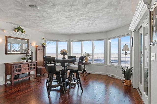 2710 SHOREWOOD DRIVE, Oshkosh, WI 54901