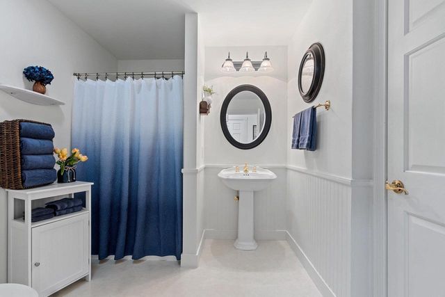 2710 SHOREWOOD DRIVE, Oshkosh, WI 54901