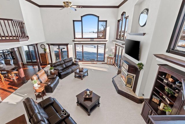 2710 SHOREWOOD DRIVE, Oshkosh, WI 54901