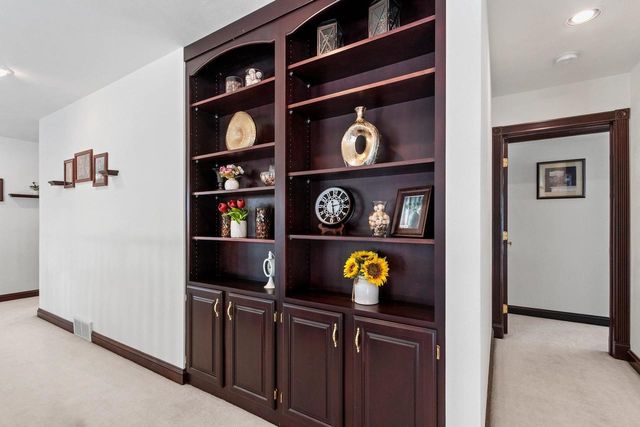 2710 SHOREWOOD DRIVE, Oshkosh, WI 54901