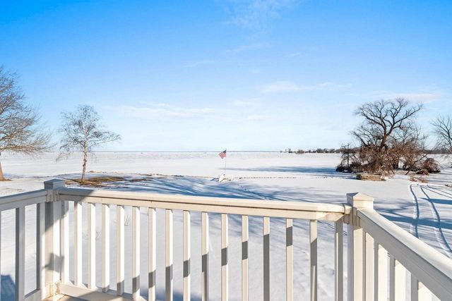 2710 SHOREWOOD DRIVE, Oshkosh, WI 54901