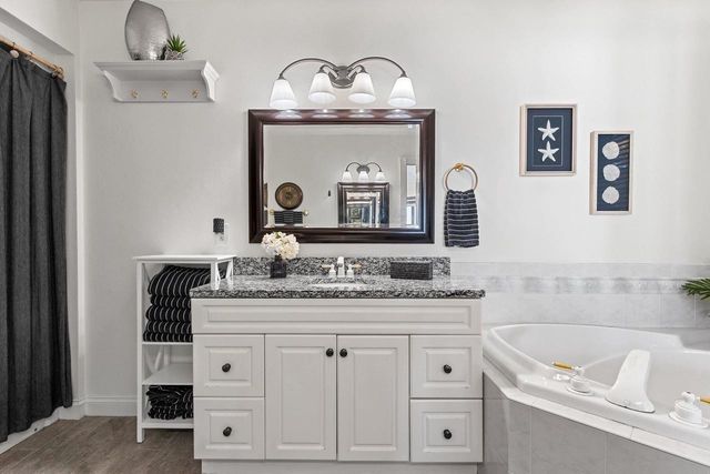 2710 SHOREWOOD DRIVE, Oshkosh, WI 54901