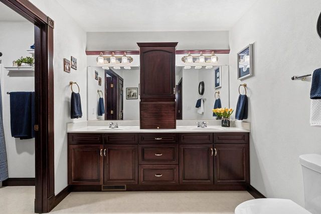 2710 SHOREWOOD DRIVE, Oshkosh, WI 54901