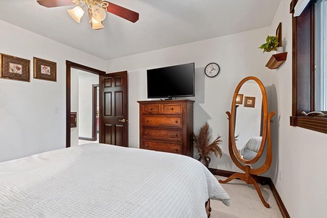 2710 SHOREWOOD DRIVE, Oshkosh, WI 54901