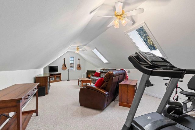 2710 SHOREWOOD DRIVE, Oshkosh, WI 54901