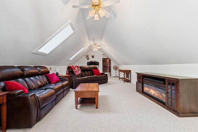 2710 SHOREWOOD DRIVE, Oshkosh, WI 54901