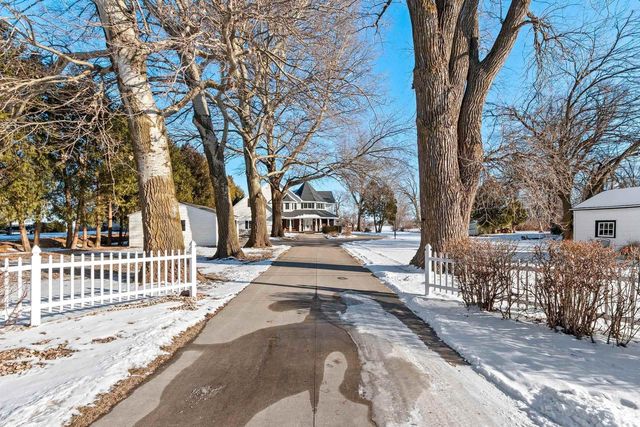 2710 SHOREWOOD DRIVE, Oshkosh, WI 54901